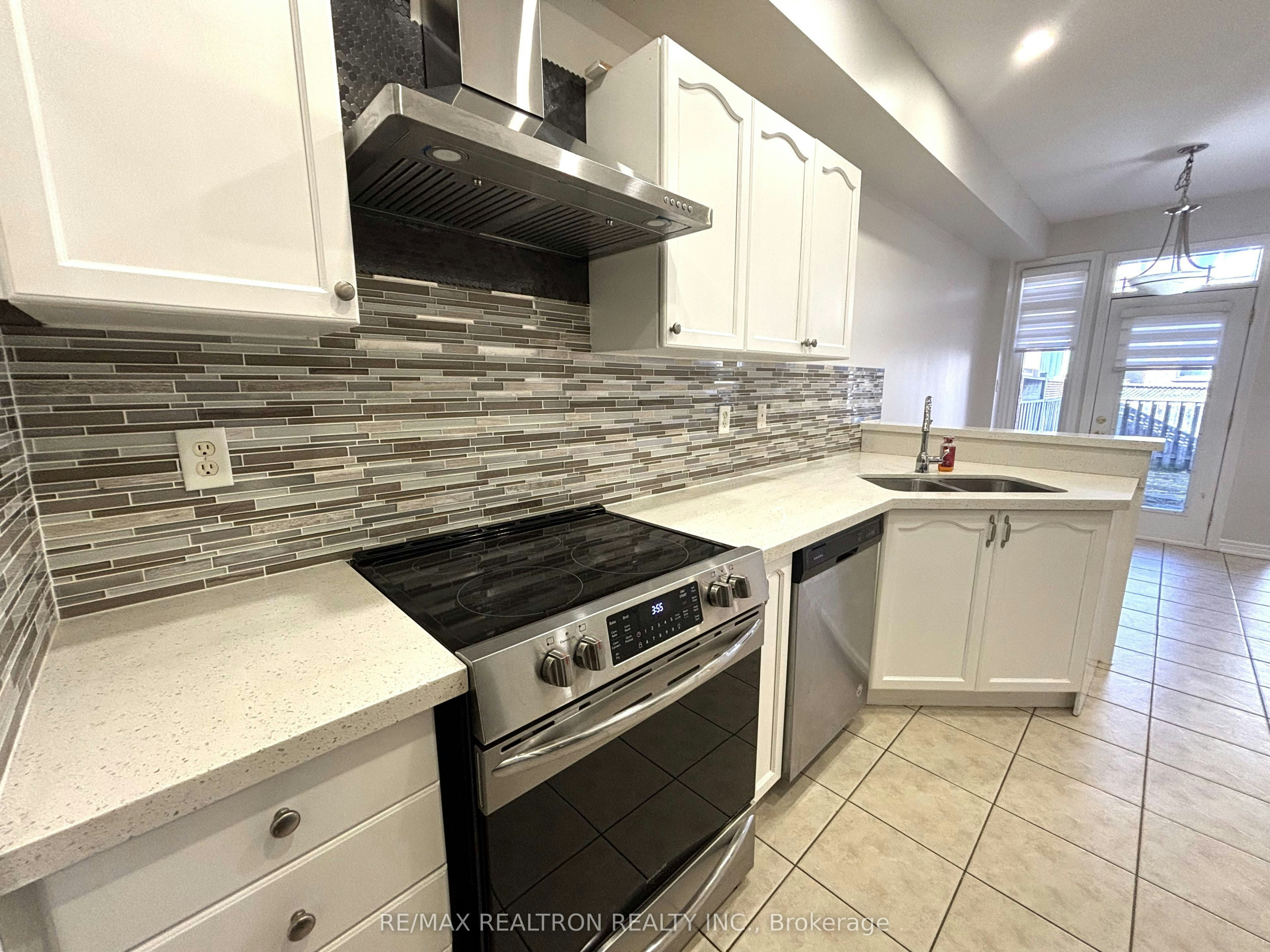 30 Venture Avenue, Richmond Hill, ON, L4S 2P2 - 15