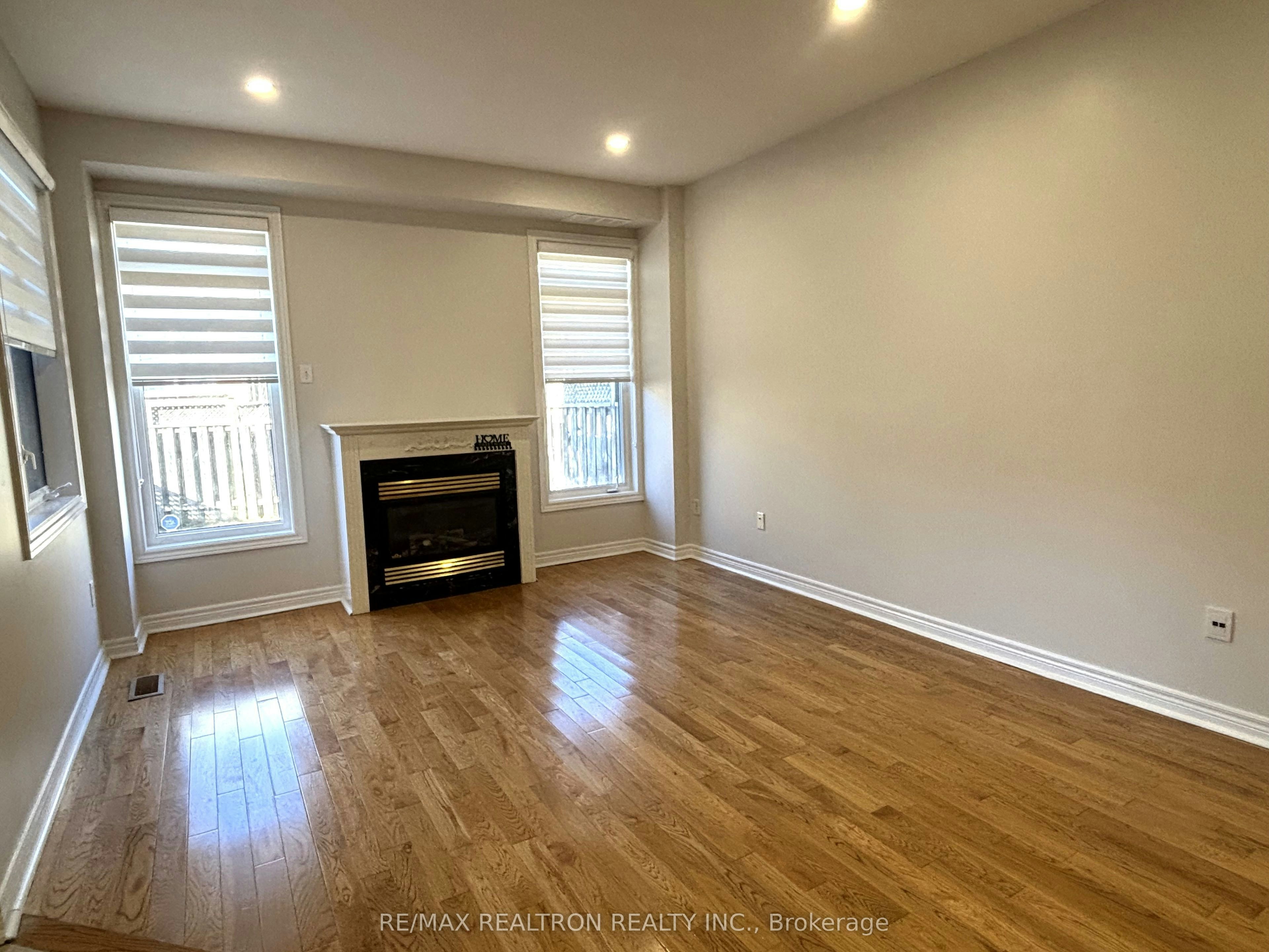 30 Venture Avenue, Richmond Hill, ON, L4S 2P2 - 11