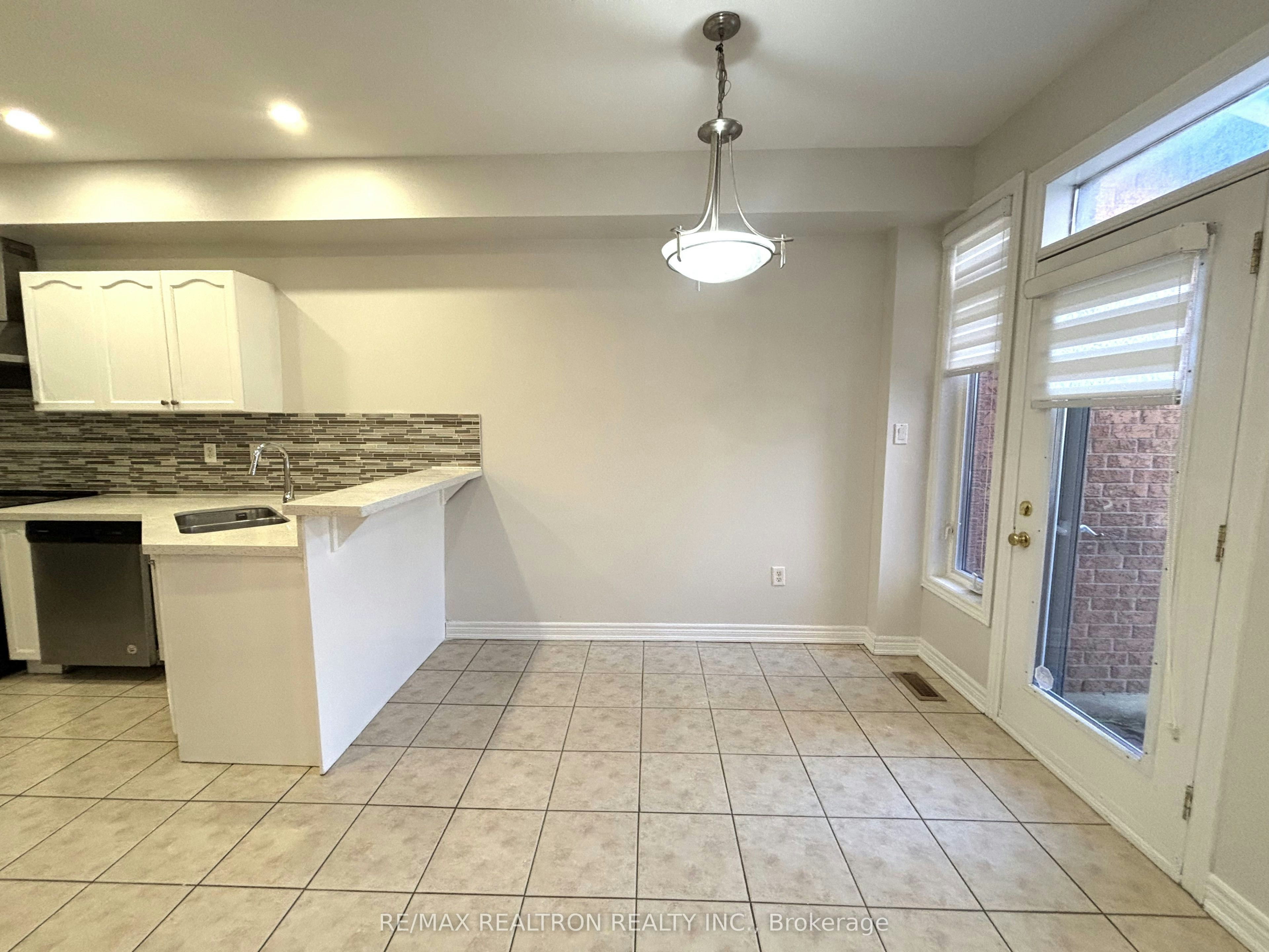 30 Venture Avenue, Richmond Hill, ON, L4S 2P2 - 17