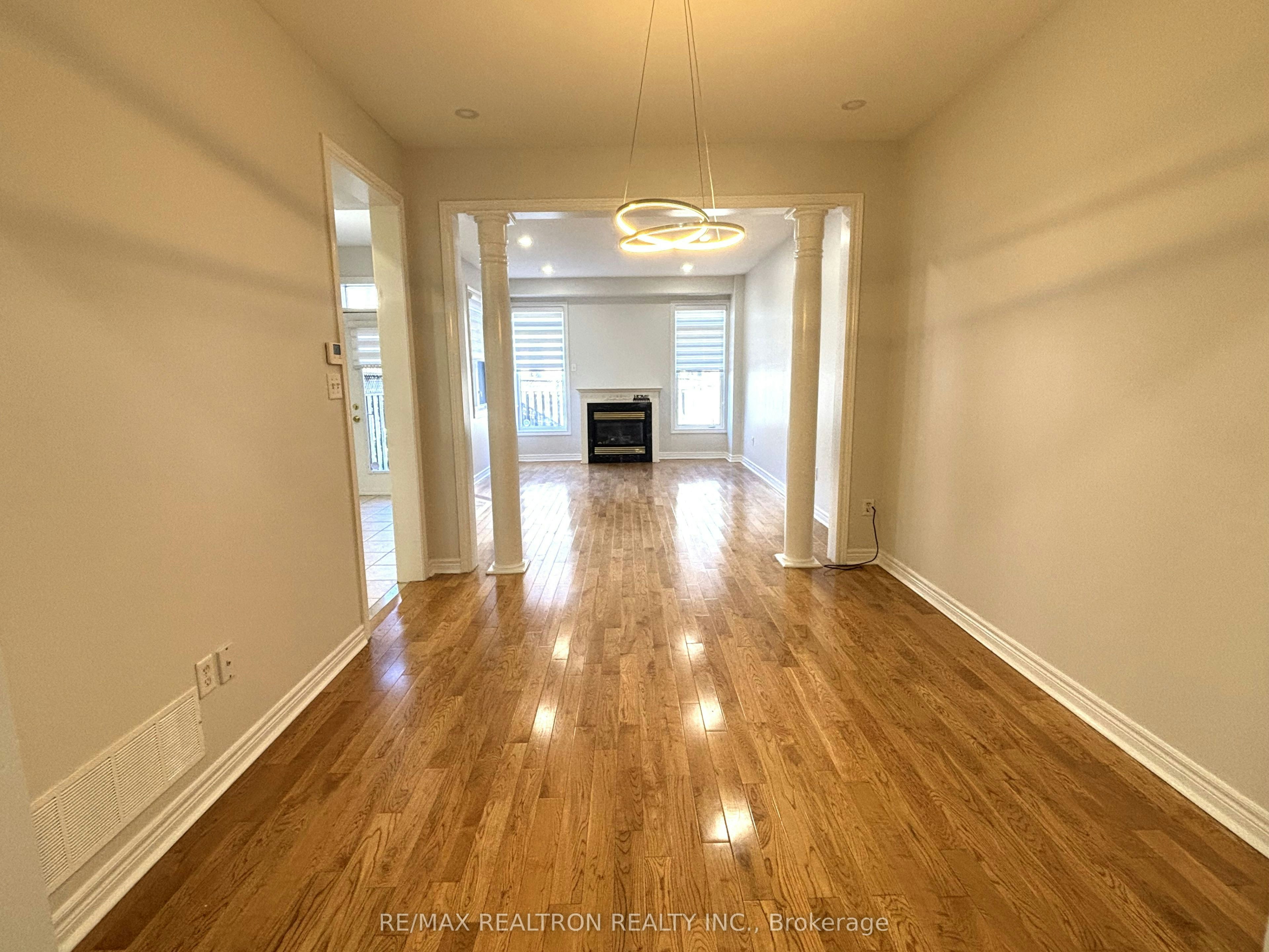 30 Venture Avenue, Richmond Hill, ON, L4S 2P2 - 7
