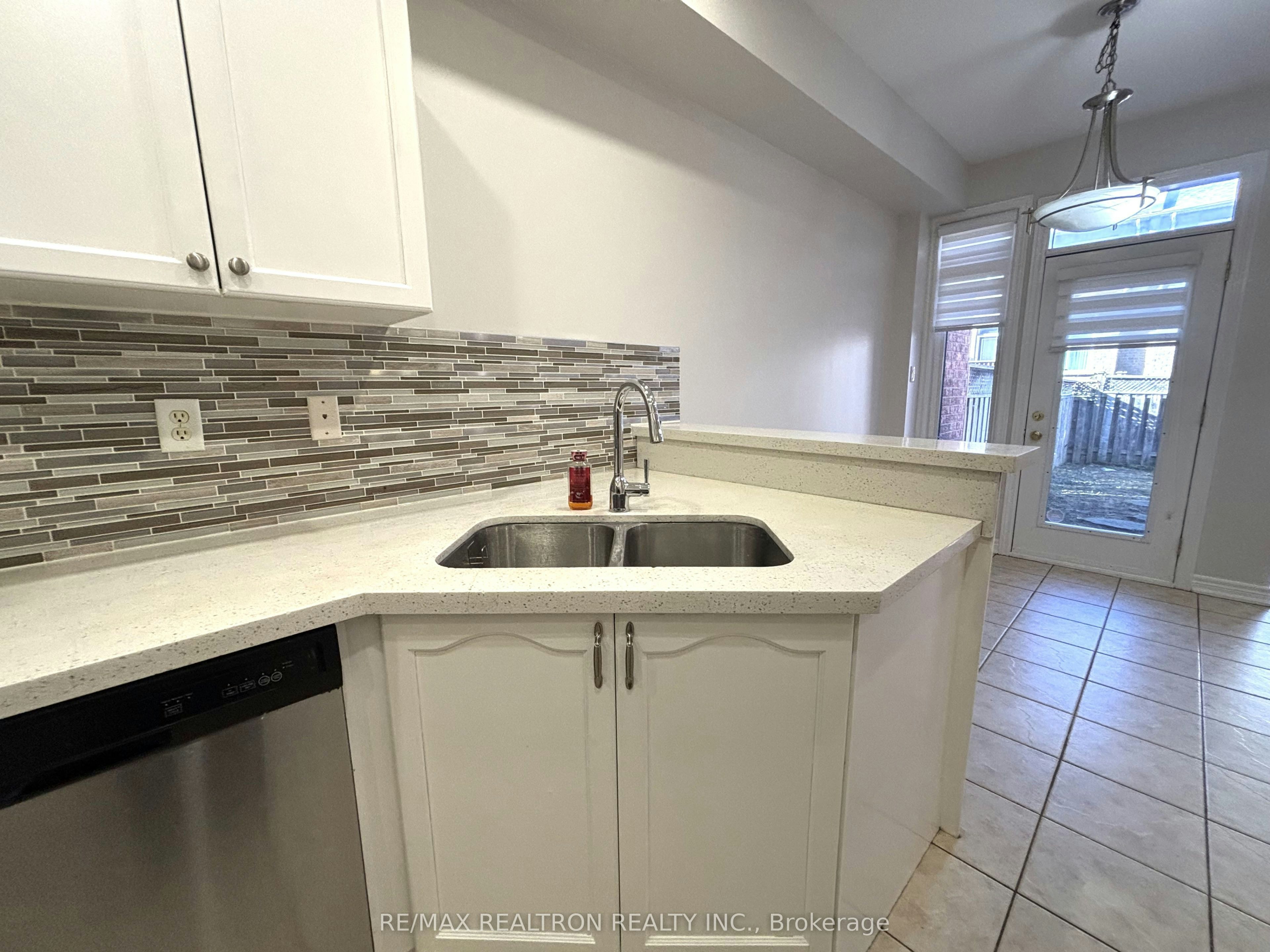 30 Venture Avenue, Richmond Hill, ON, L4S 2P2 - 16