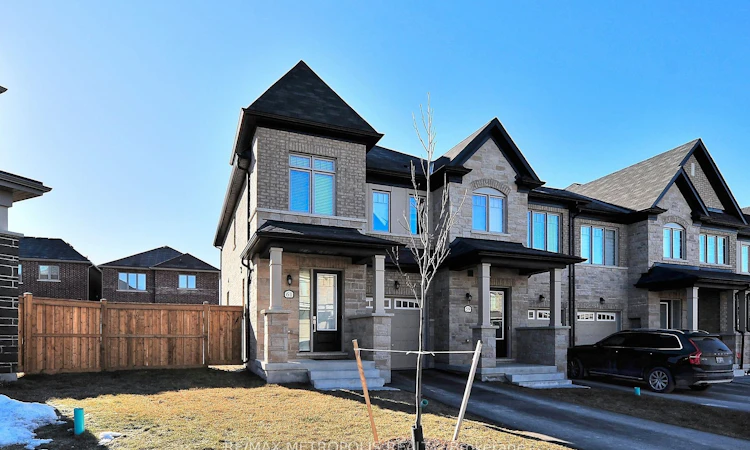 61 Seedling Crescent