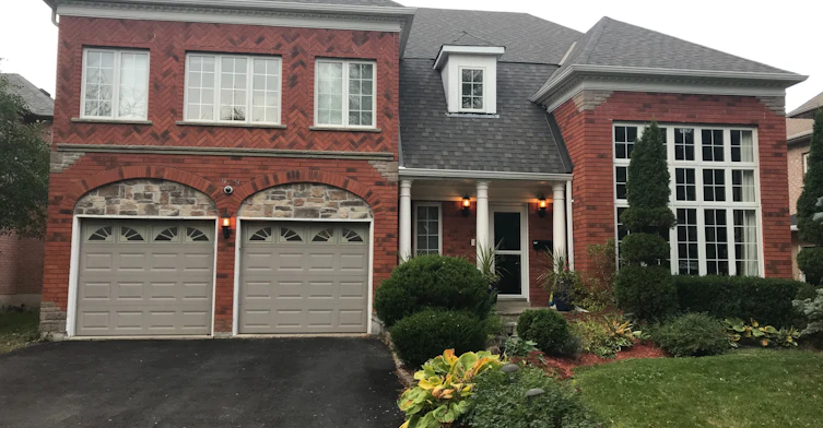 979 Creebridge Crescent, Newmarket, ON, L3X 1N9
