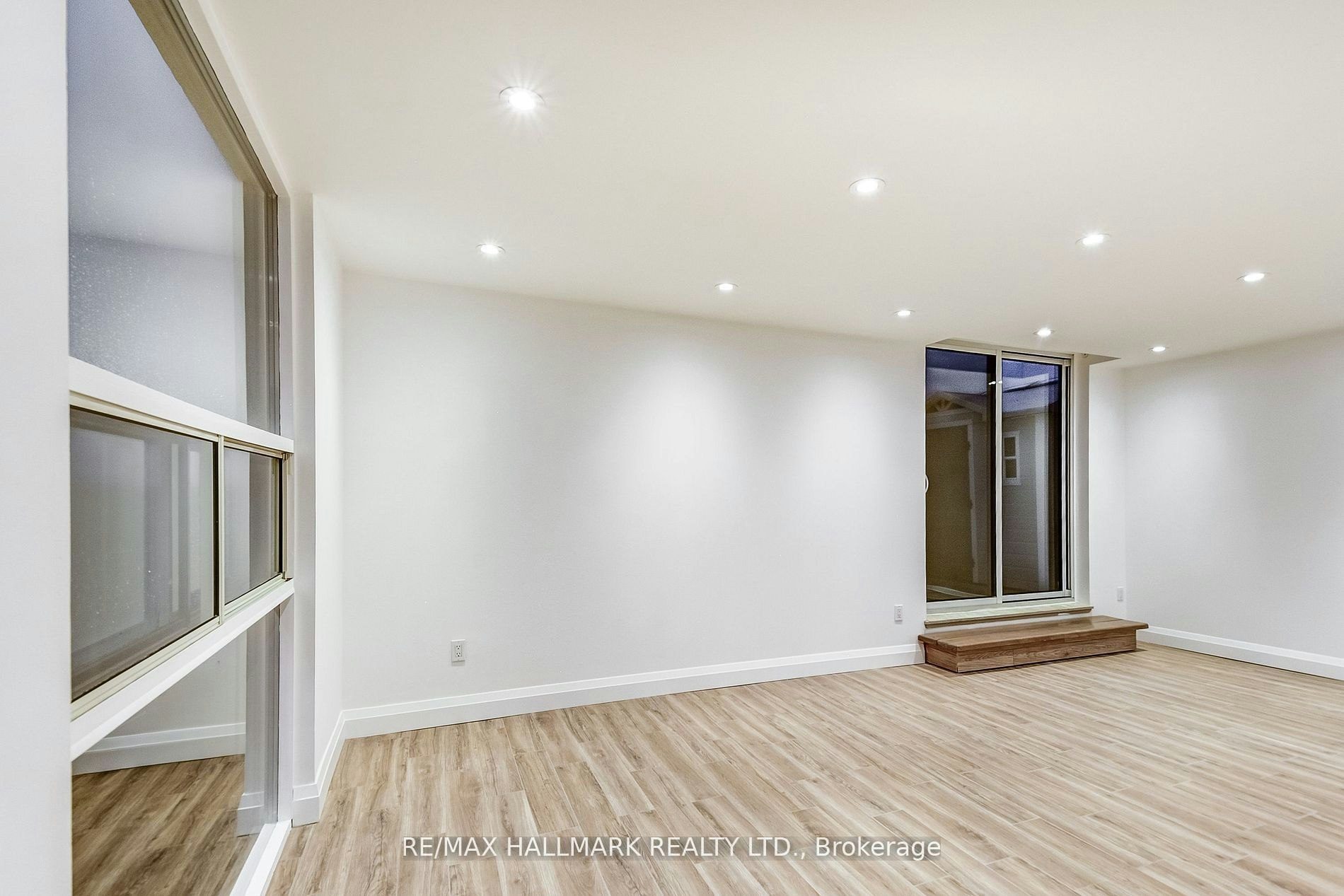 1211-20 Harding Boulevard W, Richmond Hill, ON, L4C 9S4 - 11