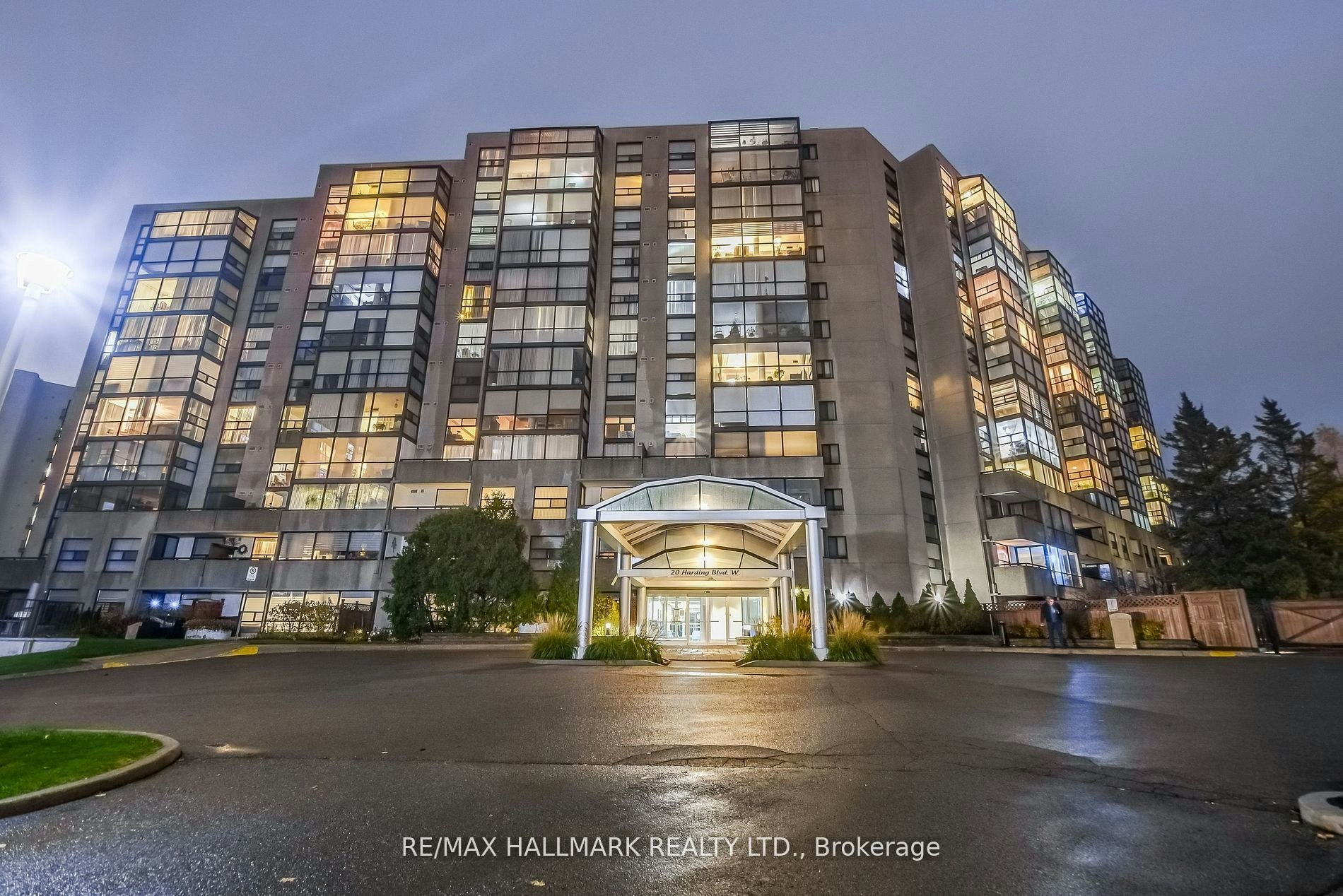 1211-20 Harding Boulevard W, Richmond Hill, ON, L4C 9S4 - 37