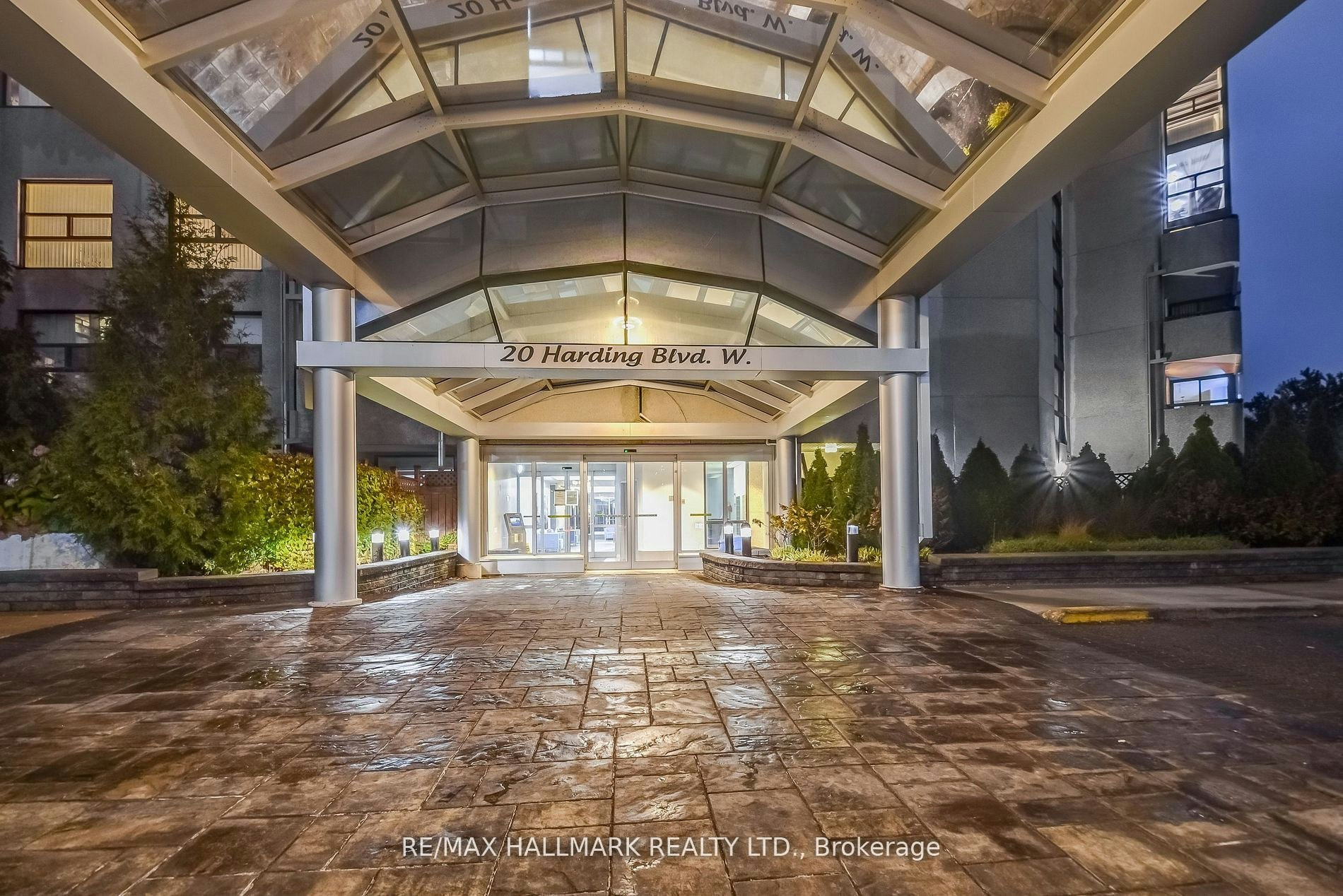1211-20 Harding Boulevard W, Richmond Hill, ON, L4C 9S4 - 2