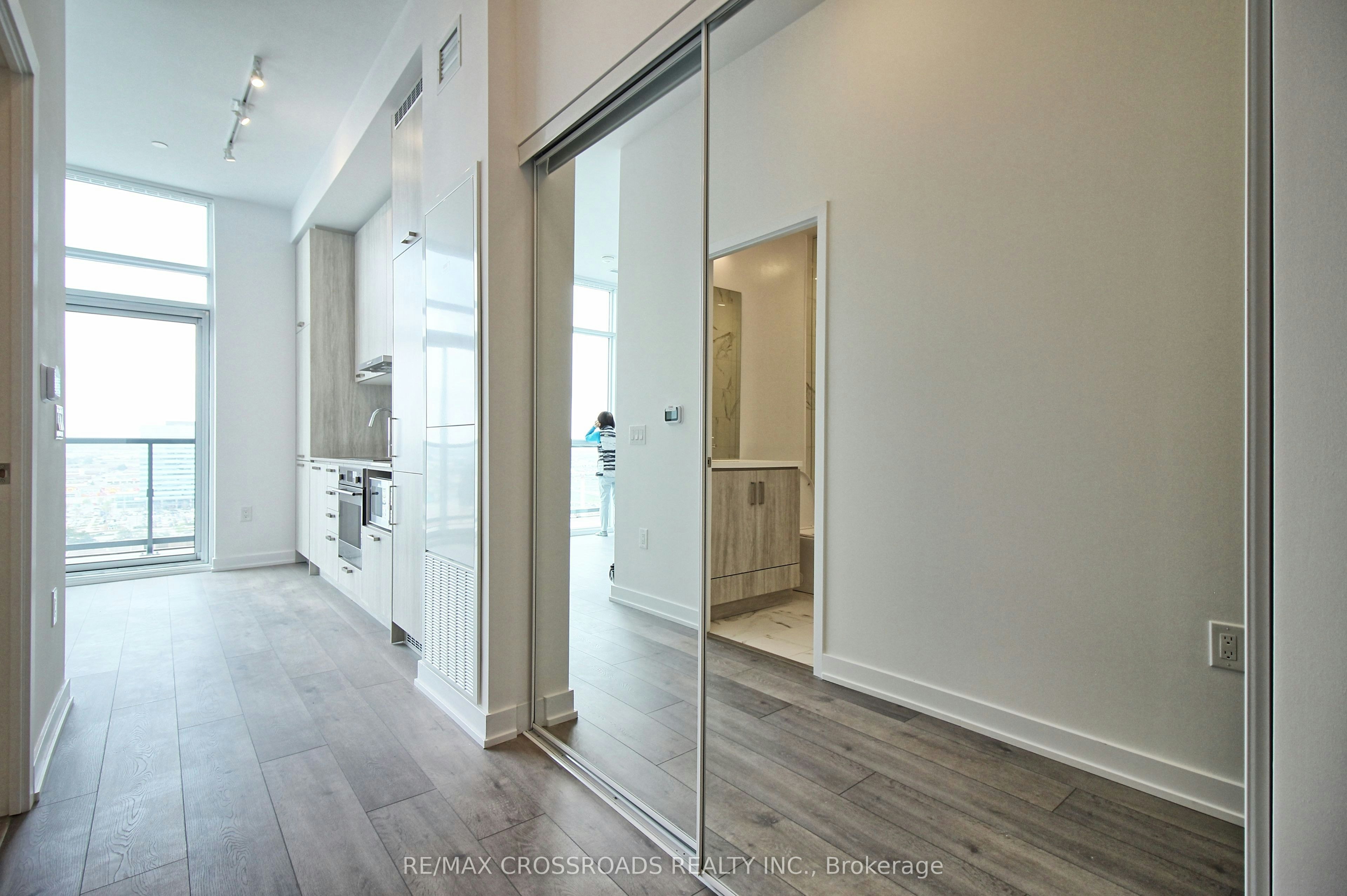 2117-38 Honeycrisp Crescent, Vaughan, ON, L4K 0M8 - 2
