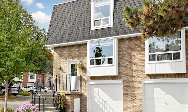 13-282 Royal Orchard Boulevard