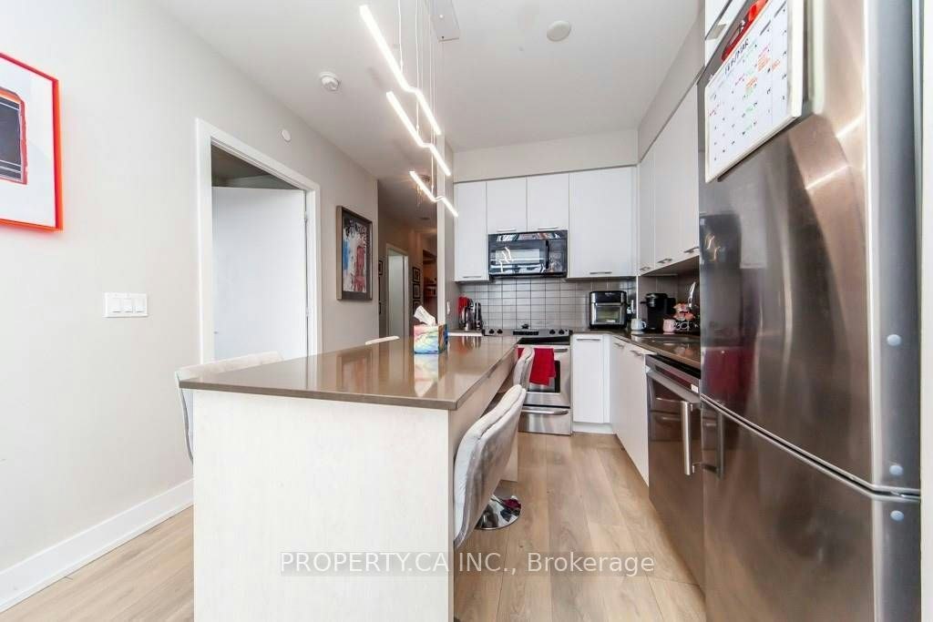 906-9471 Yonge Street, Richmond Hill, ON, L4C 0Z5 4