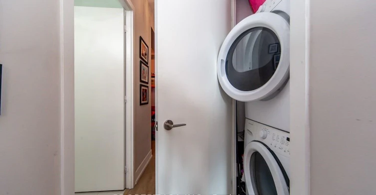 906-9471 Yonge Street, Richmond Hill, ON, L4C 0Z5 - 10