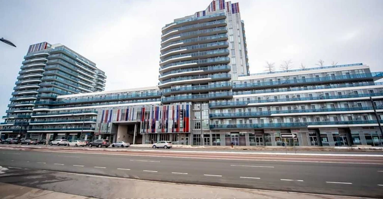 906-9471 Yonge Street, Richmond Hill, ON, L4C 0Z5