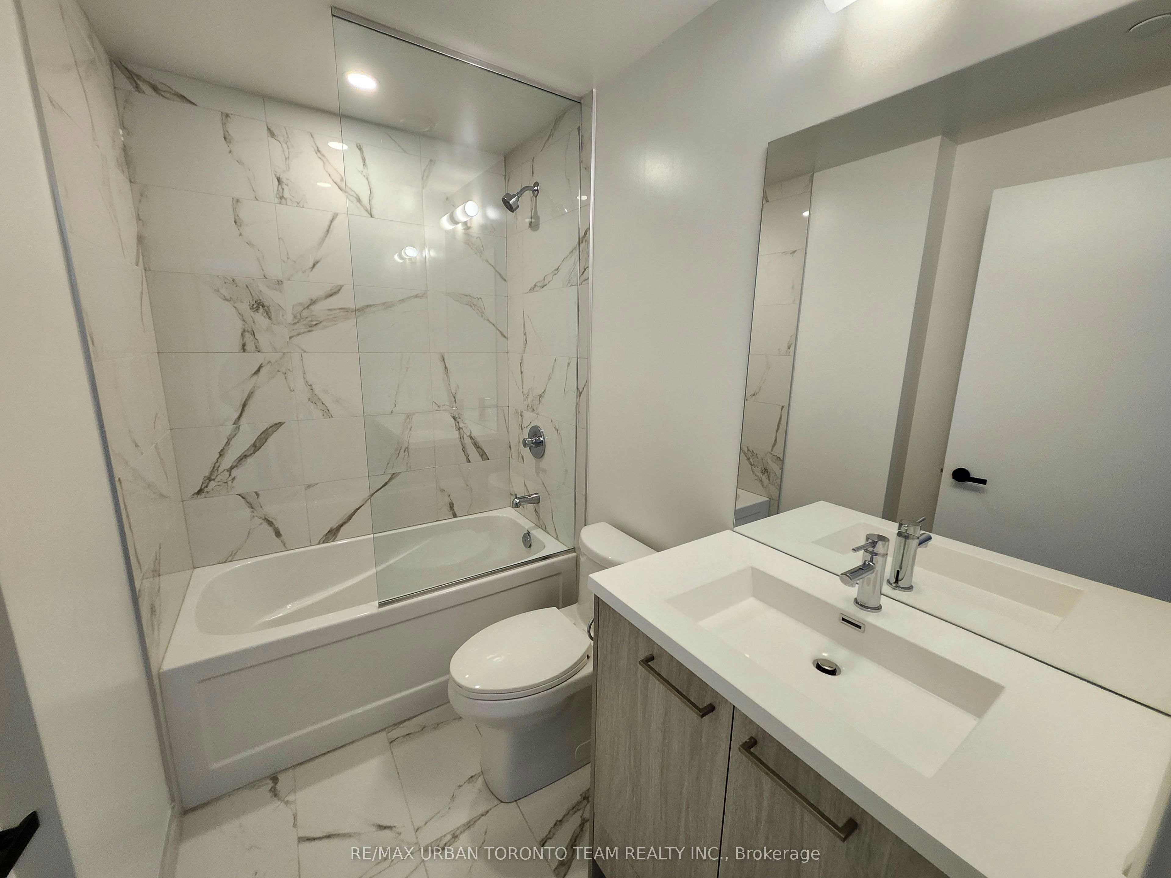 521-28 Interchange Way, Vaughan, ON, L4K 0P8 - 8