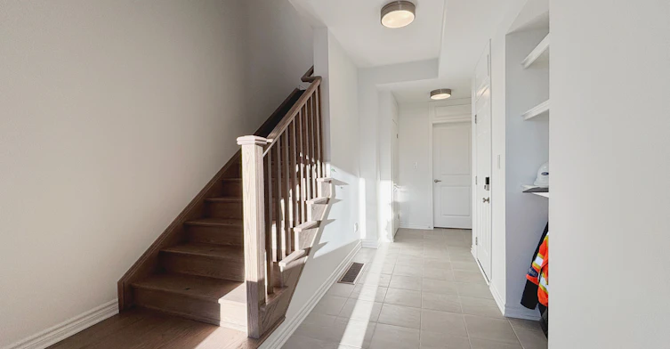 124 Azure Drive, Markham, ON, L6C 1N3 - 2