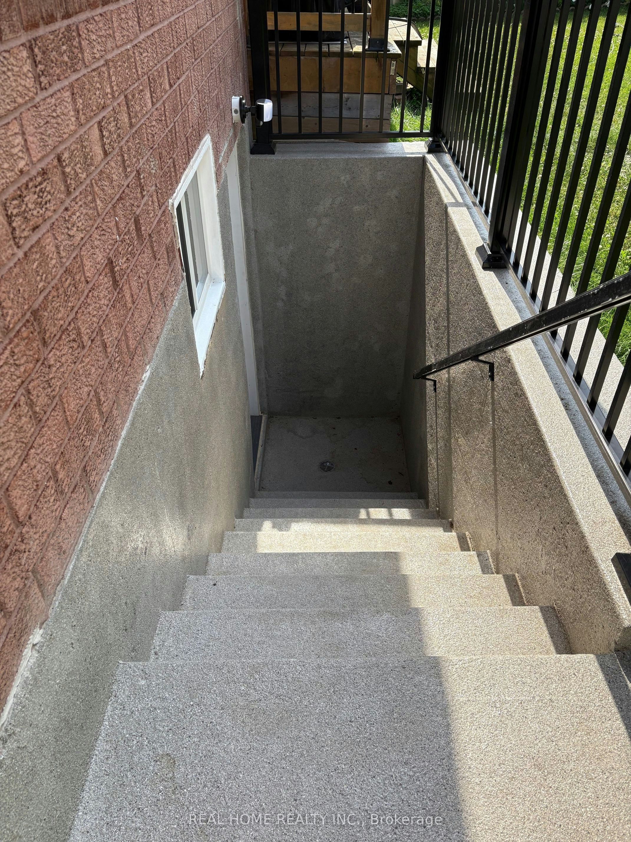 Lower Level-34 Lagani Avenue, Richmond Hill, ON, L4B 3E1 5