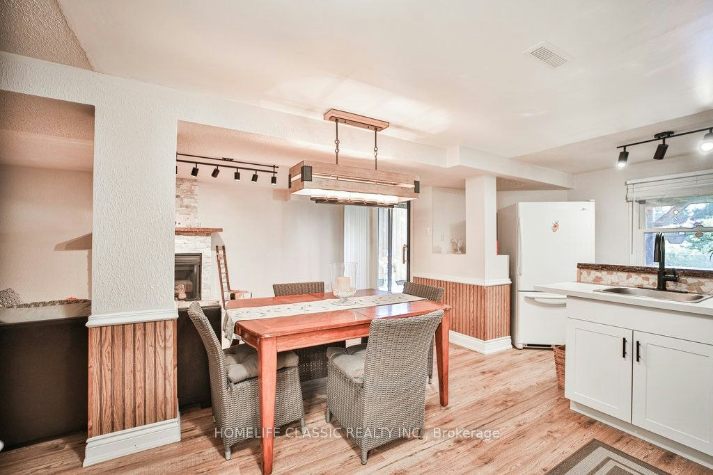 427 Crossland Gate, Newmarket, ON, L3X 1B9 - 12