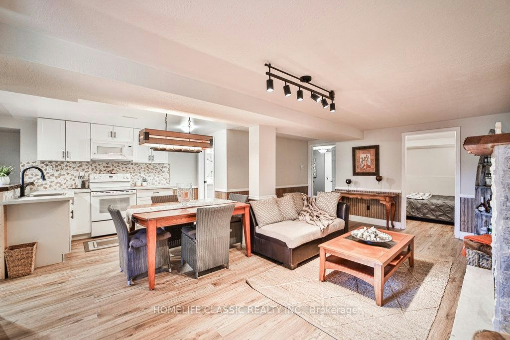 427 Crossland Gate, Newmarket, ON, L3X 1B9 - 5