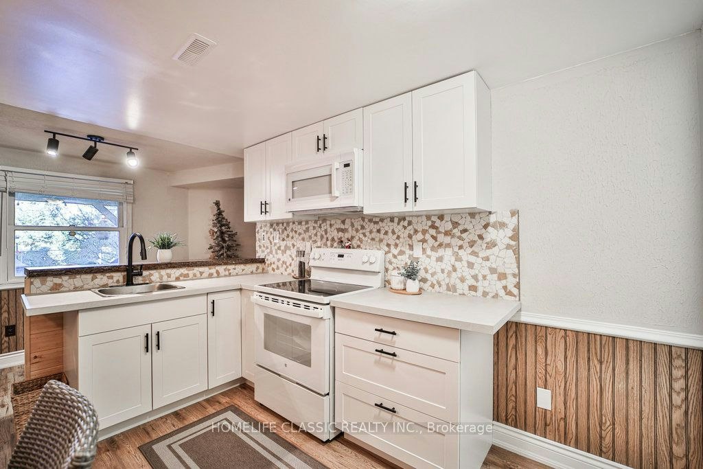 427 Crossland Gate, Newmarket, ON, L3X 1B9 - 16