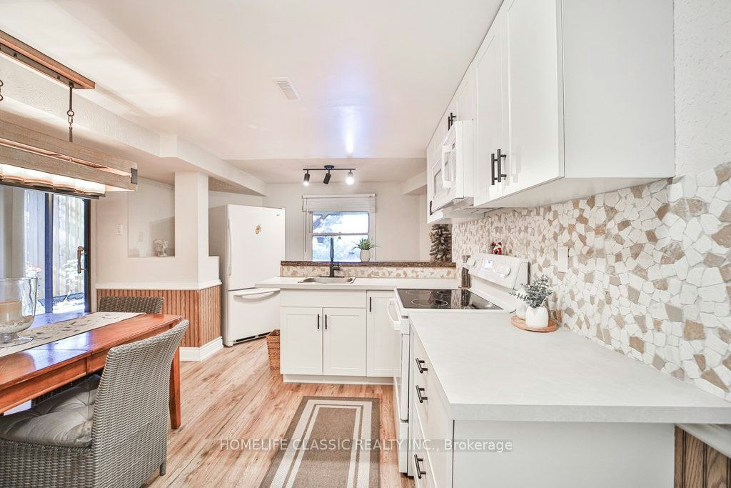 427 Crossland Gate, Newmarket, ON, L3X 1B9 - 17
