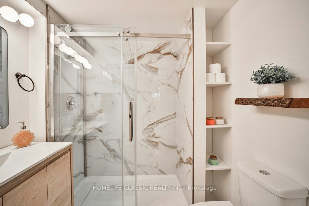 427 Crossland Gate, Newmarket, ON, L3X 1B9 - 14