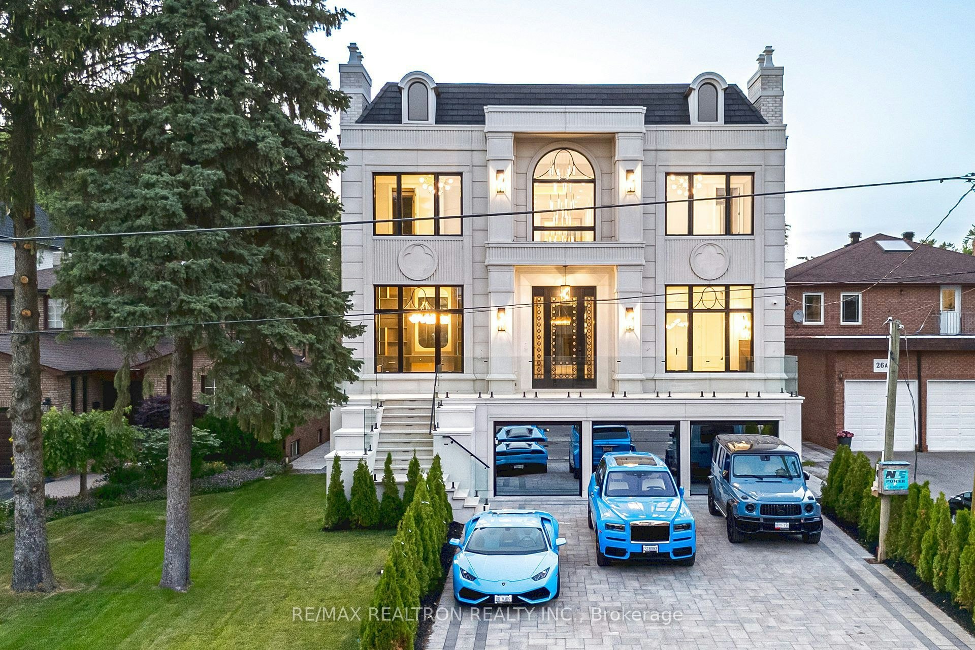 28 Scott Drive, Richmond Hill, ON, L4C 6V6