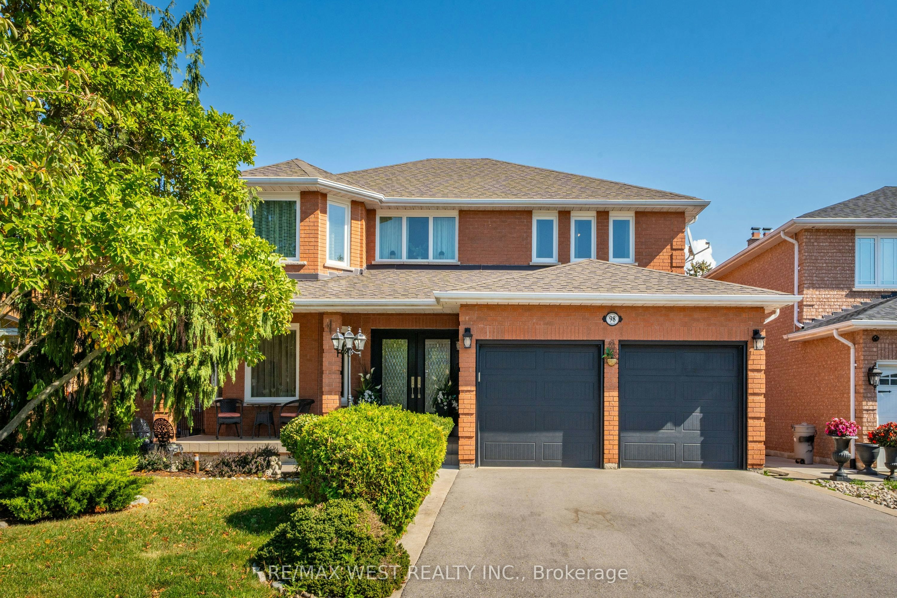 98 Arrowhead Drive, Vaughan, ON, L4L 4A5