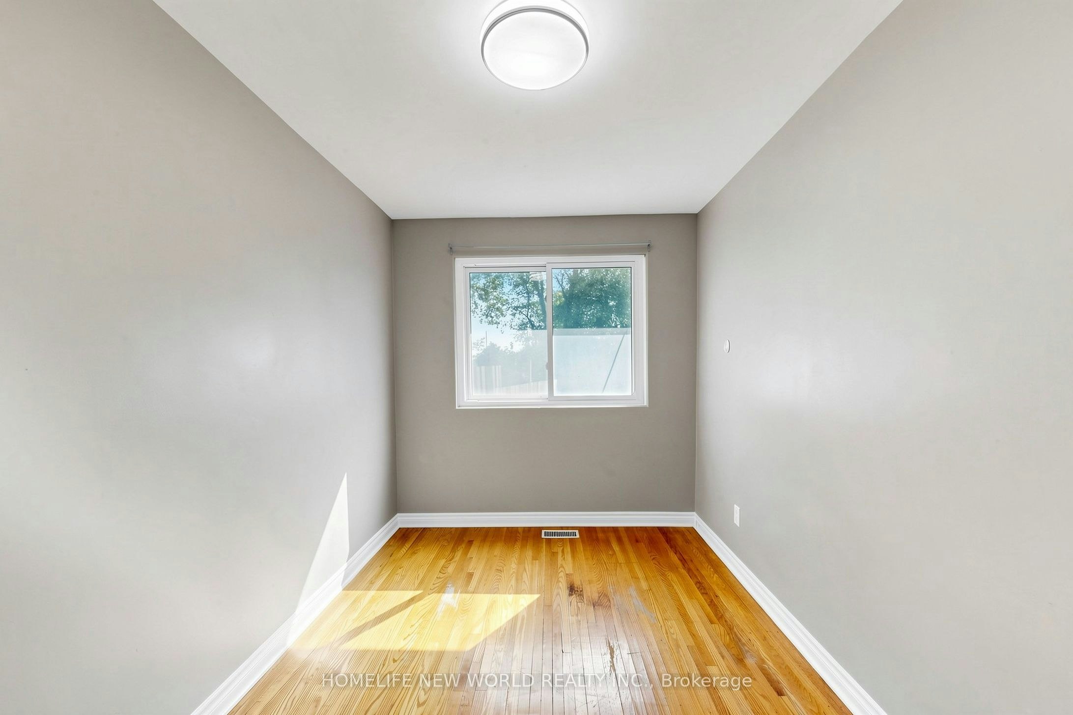 MAIN-65 Walter Avenue, Newmarket, ON, L3Y 2T4 - 12