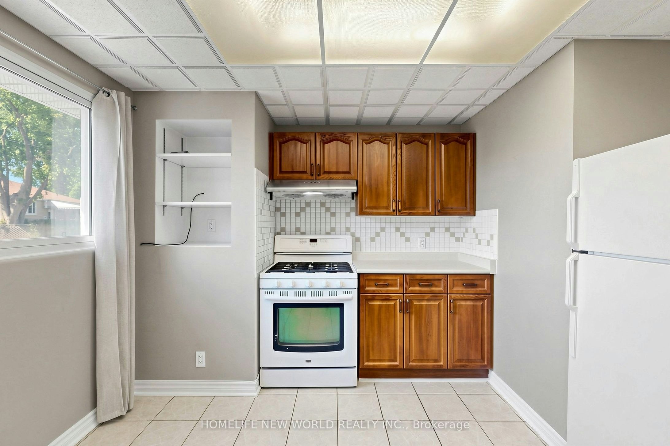 MAIN-65 Walter Avenue, Newmarket, ON, L3Y 2T4 - 9