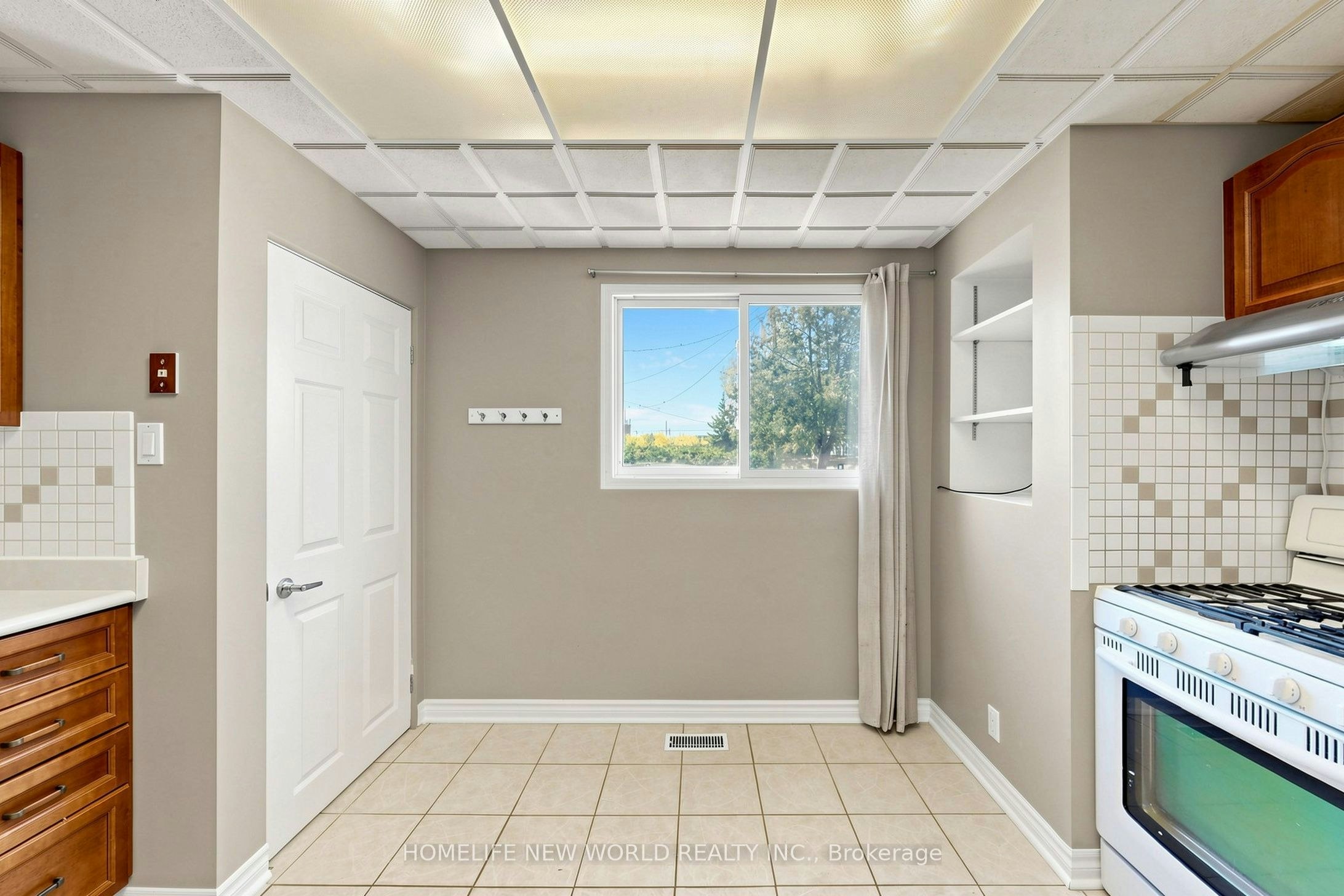 MAIN-65 Walter Avenue, Newmarket, ON, L3Y 2T4 - 11