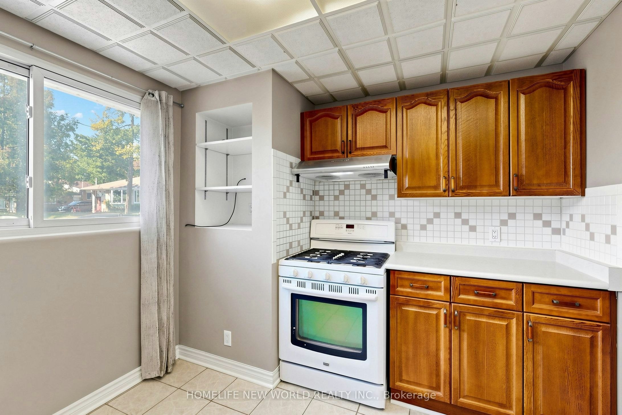 MAIN-65 Walter Avenue, Newmarket, ON, L3Y 2T4 - 8