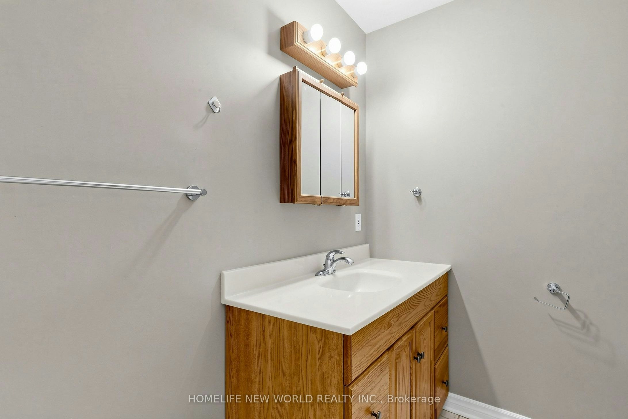 MAIN-65 Walter Avenue, Newmarket, ON, L3Y 2T4 - 23