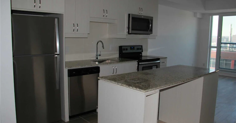 602-9201 Yonge Street, Richmond Hill, ON, L4C 6Z2 - 2