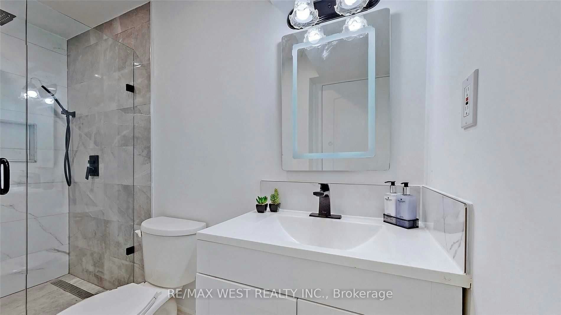 Lower-360 Dixon Boulevard, Newmarket, ON, L3Y 5C4 - 12