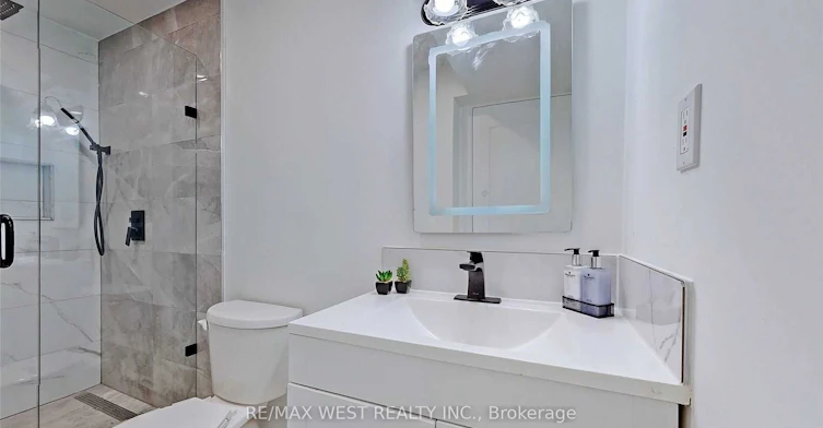 Lower-360 Dixon Boulevard, Newmarket, ON, L3Y 5C4 - 12