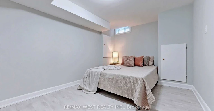 Lower-360 Dixon Boulevard, Newmarket, ON, L3Y 5C4 - 11