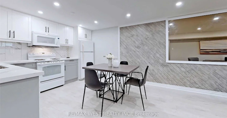 Lower-360 Dixon Boulevard, Newmarket, ON, L3Y 5C4 - 7