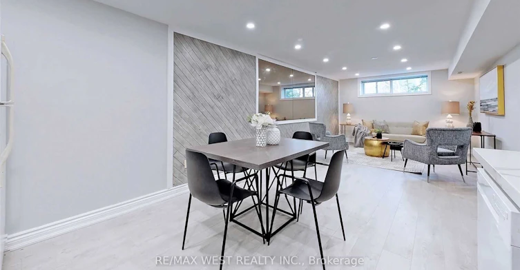 Lower-360 Dixon Boulevard, Newmarket, ON, L3Y 5C4 - 2