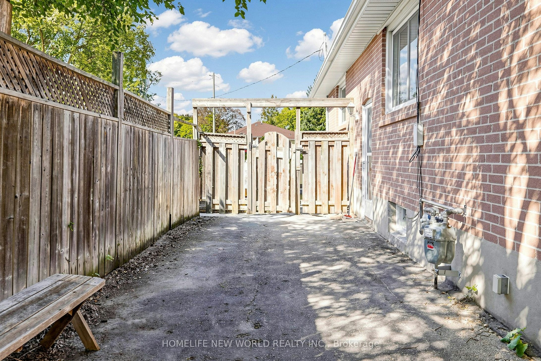 BSMT-65 Walter Avenue, Newmarket, ON, L3Y 2T4 - 17