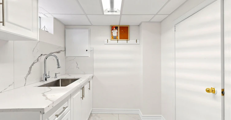 BSMT-65 Walter Avenue, Newmarket, ON, L3Y 2T4 - 7