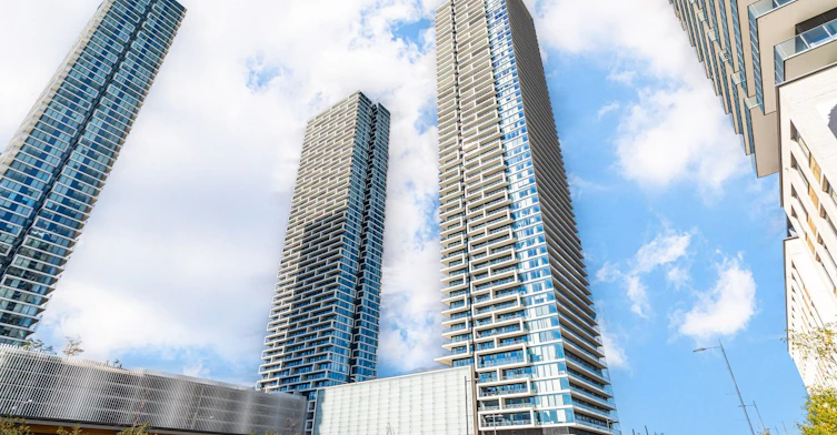 4505-950 Portage Parkway, Vaughan, ON, L4E 0J7