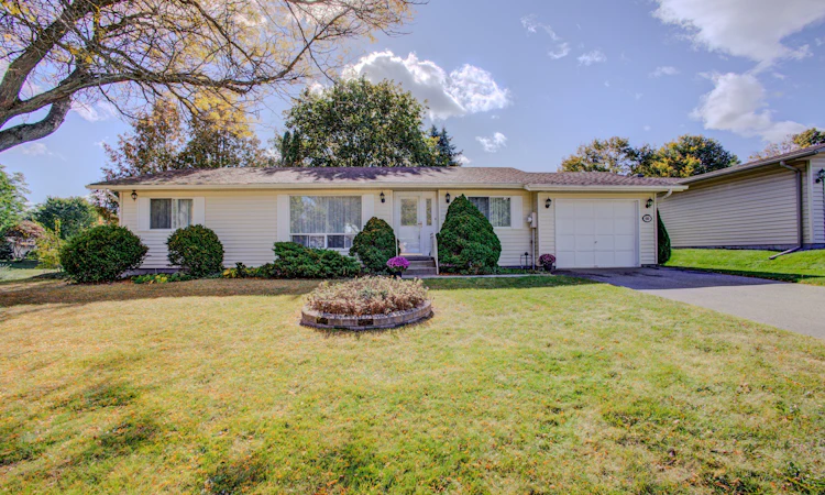 60 Tecumseth Pines Drive