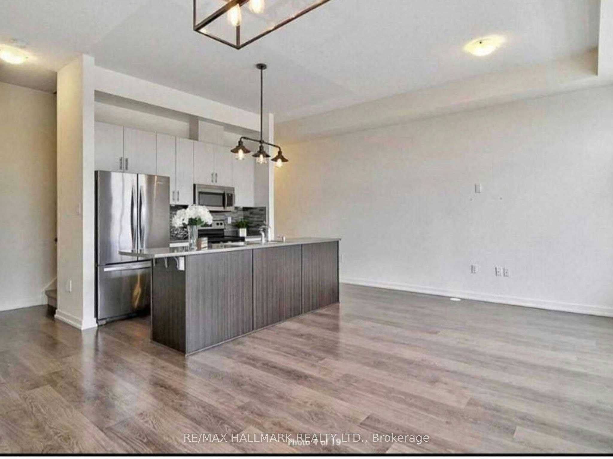 17 Cornerbank Crescent, Whitchurch-Stouffville, ON, L4A 1X1 - 2
