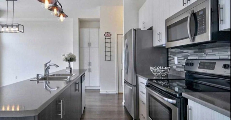 17 Cornerbank Crescent, Whitchurch-Stouffville, ON, L4A 1X1 - 4