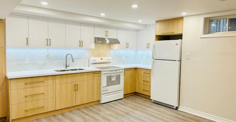 16 Marion Crescent, Markham, ON, L3P 6E7 - 2