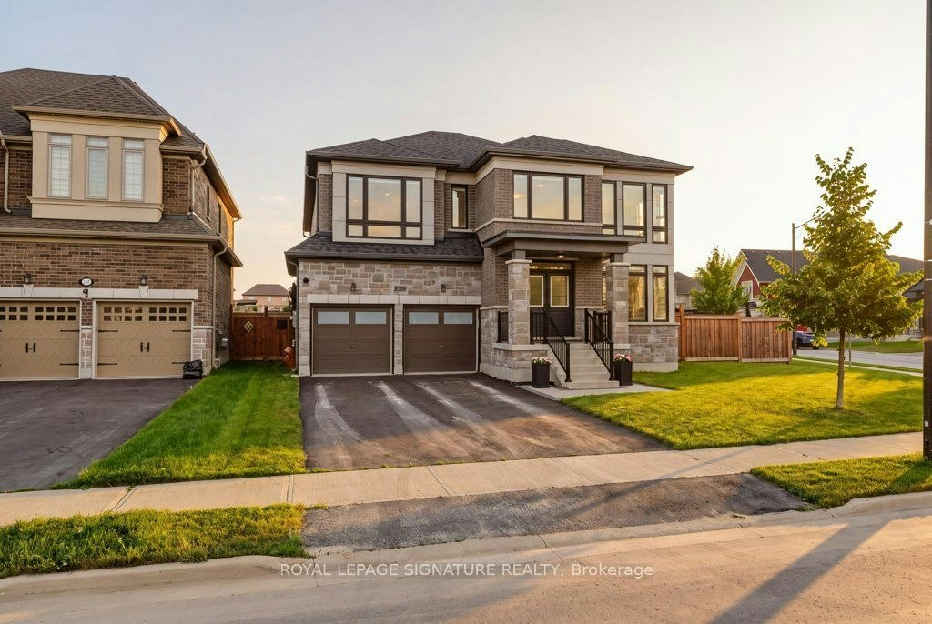 228 Reg Harrison Trail, Newmarket, ON, L3X 0M4