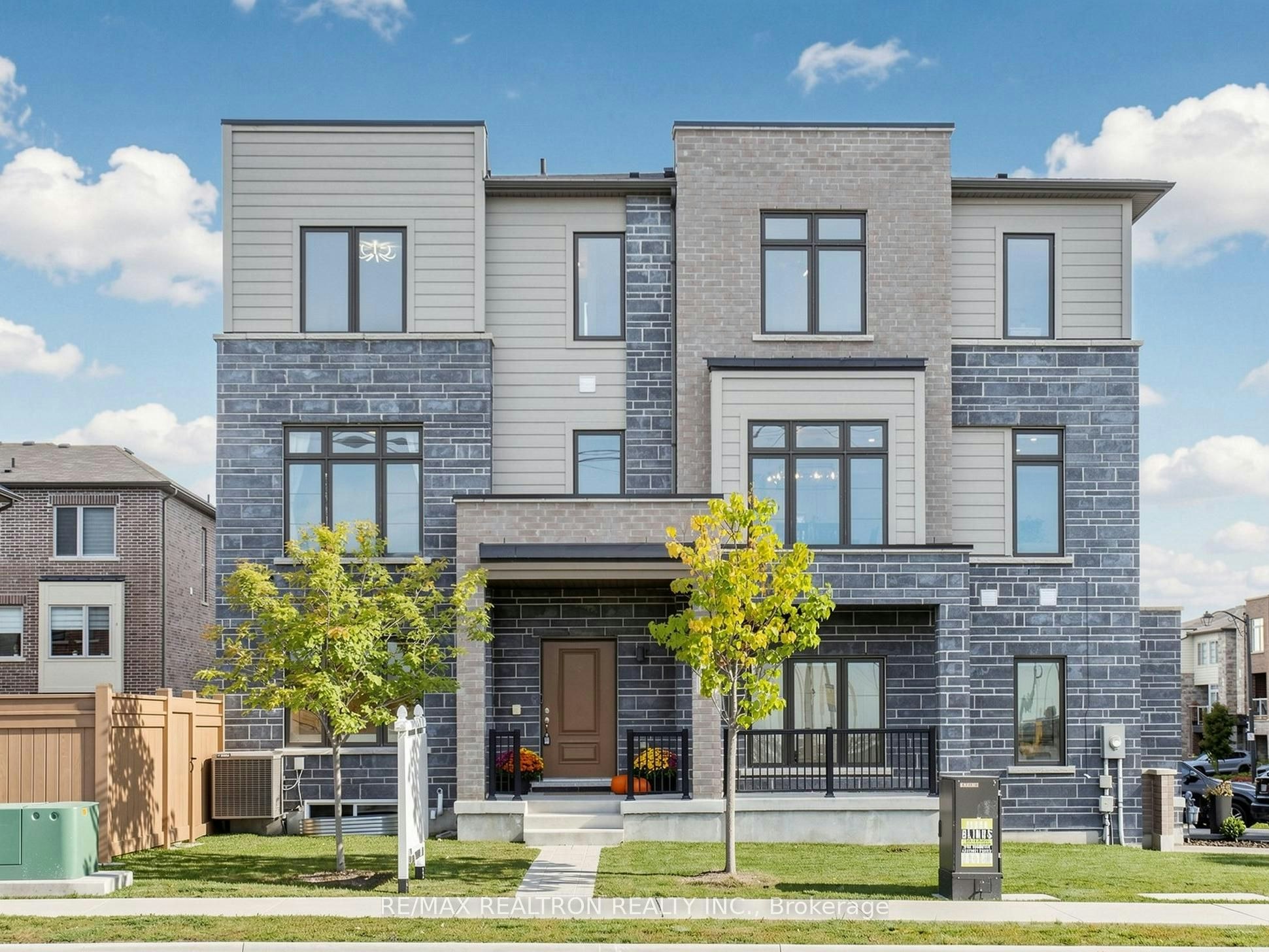 175 William Booth Avenue, Newmarket, ON, L3X 0L4