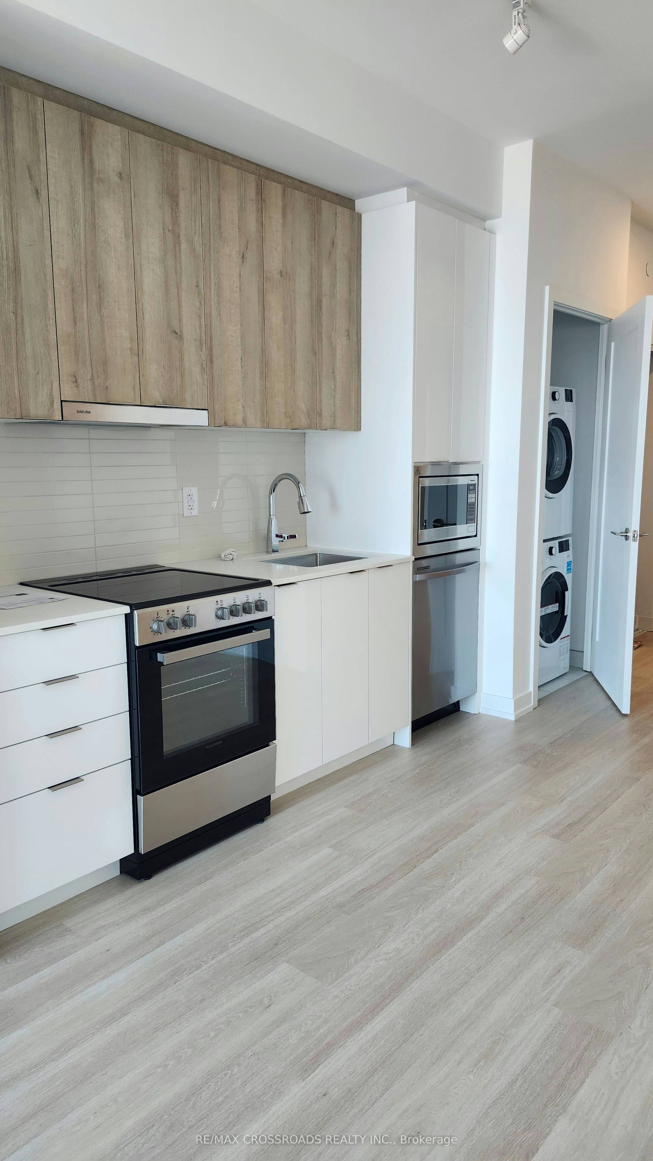 1001-9751 Markham Road, Markham, ON, L6E 0W3 3