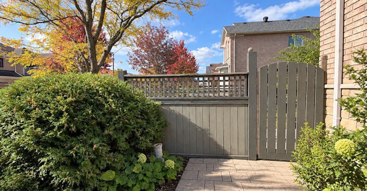 26 Gardenia Crescent, Markham, ON, L6C 2K7 - 2