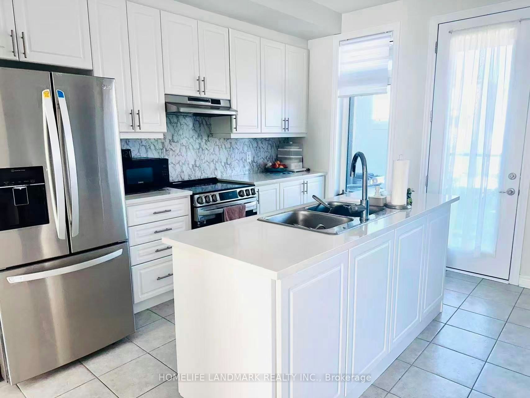 8 Robert Eaton Avenue, Markham, ON, L3S 0G3 - 3