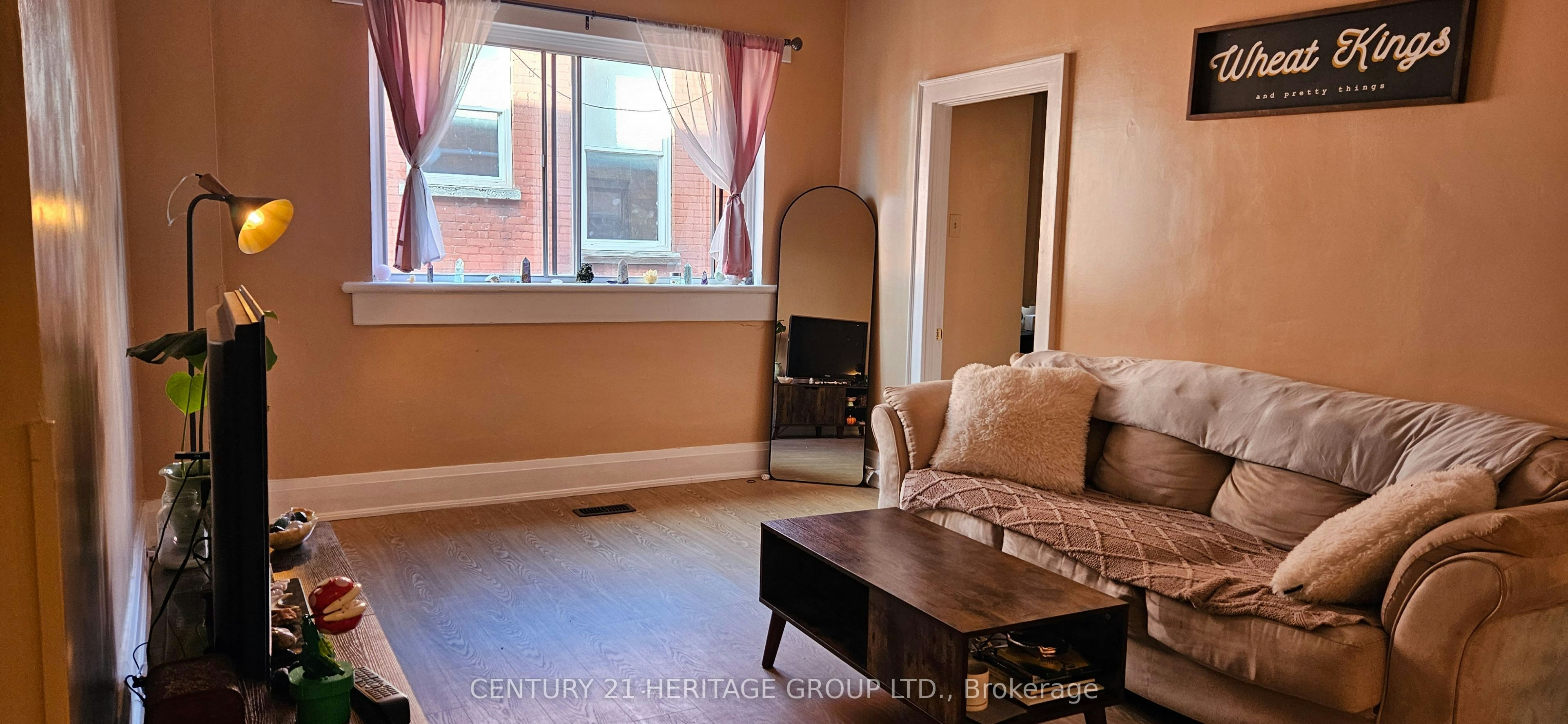 4-201A Main Street S, Newmarket, ON, L3Y 1R1
