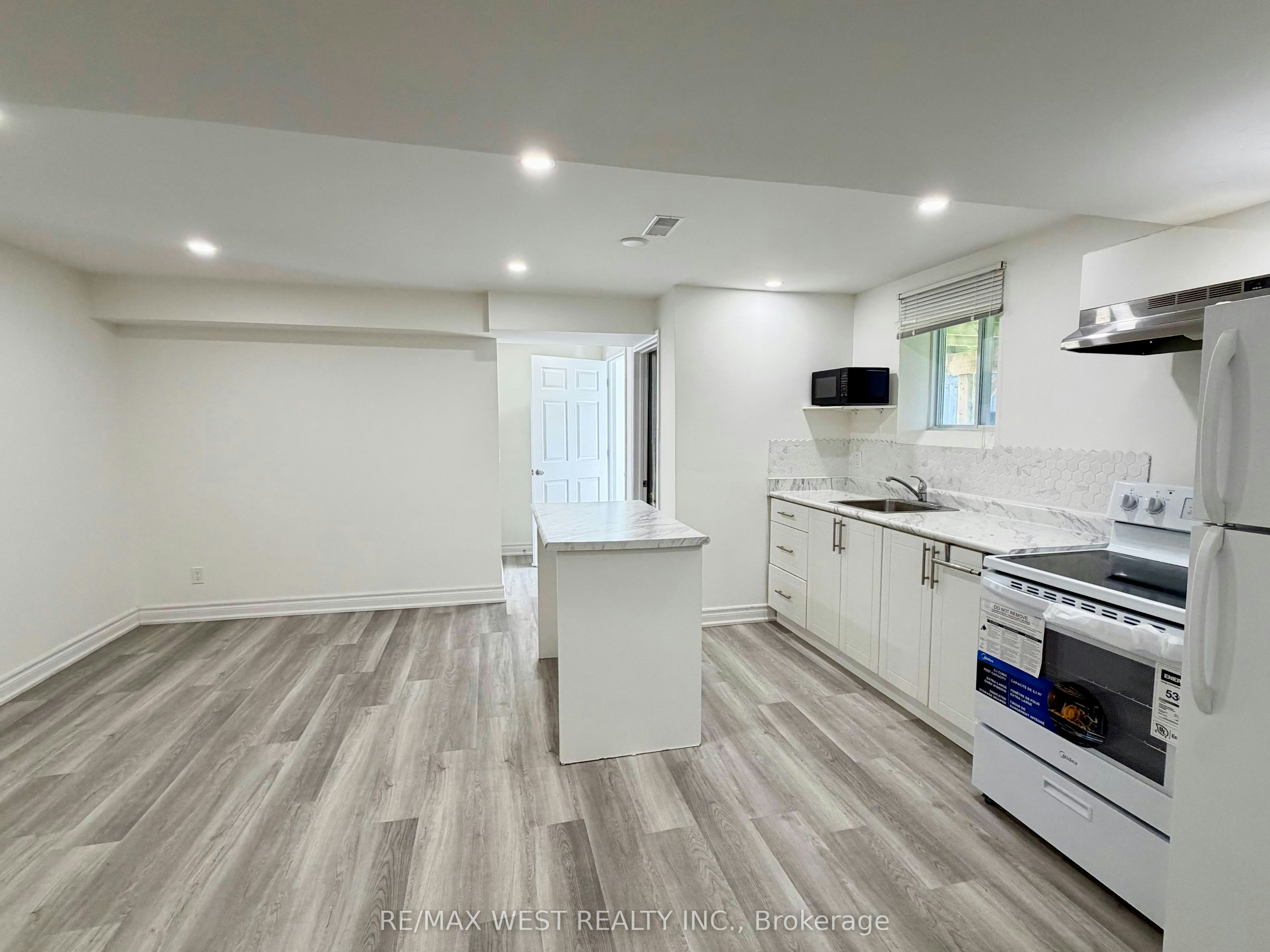 Lower-858 Cassie Road, Newmarket, ON, L3X 1S3 - 11